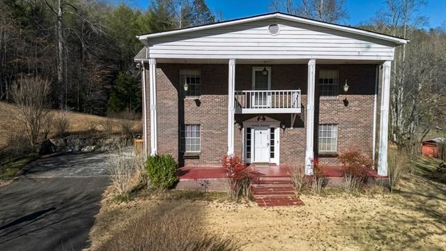 200 Mt. Liberty, Mccaysville, GA 30555