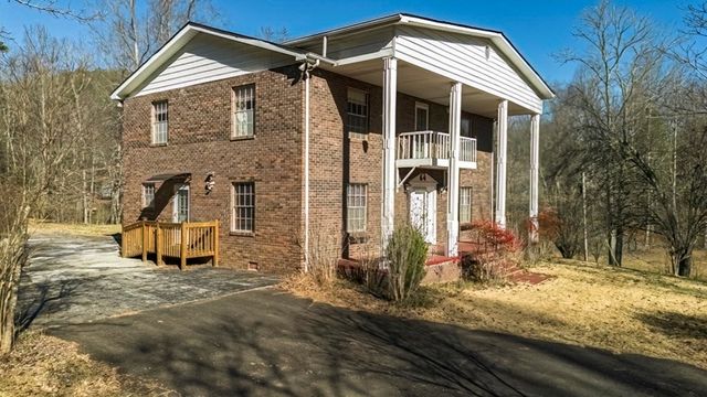 200 Mt. Liberty, Mccaysville, GA 30555