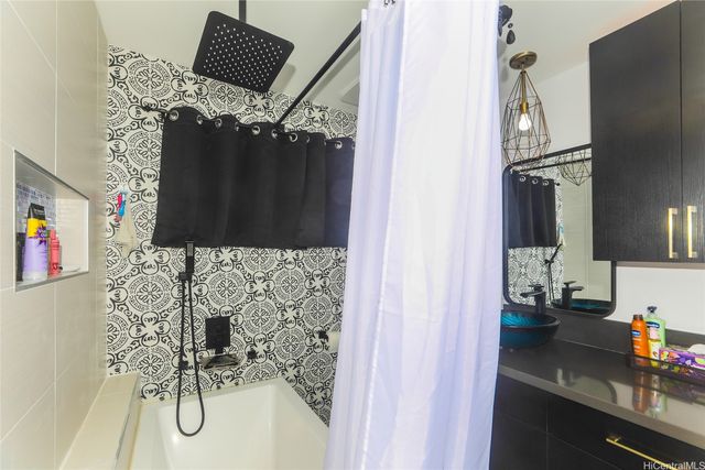 654 N Judd Street 658, Honolulu, HI 96817