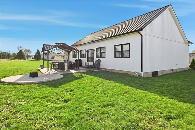 6100 Arnies Drive, Nashport, OH 43830