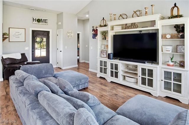 6100 Arnies Drive, Nashport, OH 43830