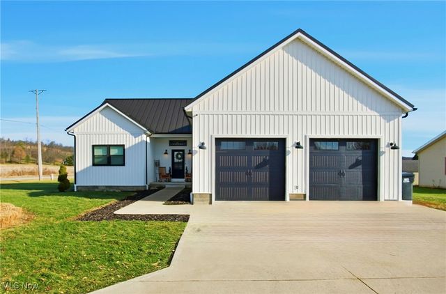 6100 Arnies Drive, Nashport, OH 43830