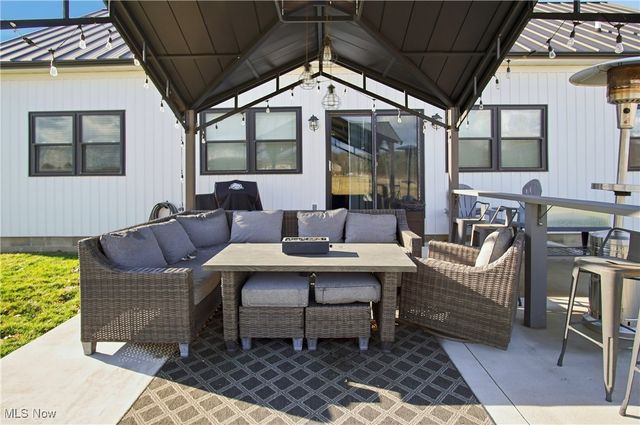 6100 Arnies Drive, Nashport, OH 43830