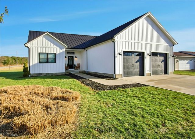 6100 Arnies Drive, Nashport, OH 43830