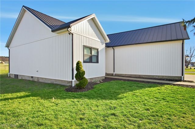 6100 Arnies Drive, Nashport, OH 43830