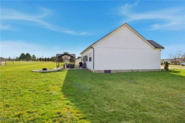 6100 Arnies Drive, Nashport, OH 43830