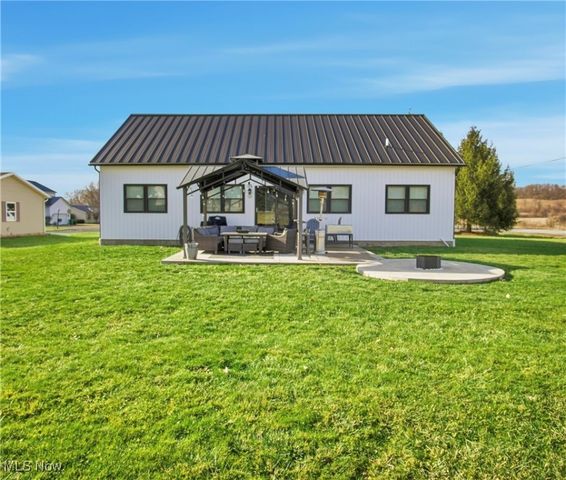 6100 Arnies Drive, Nashport, OH 43830