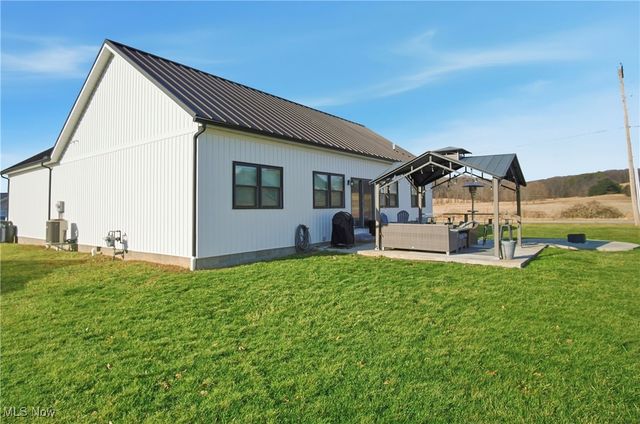 6100 Arnies Drive, Nashport, OH 43830