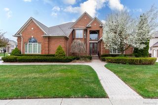 49759 Lakebridge Drive, Shelby Charter Township, MI 48315