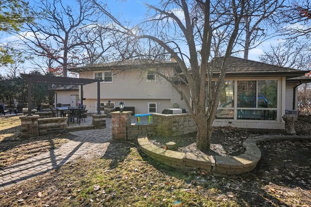 1214 Woodland Court, Joliet, IL 60436