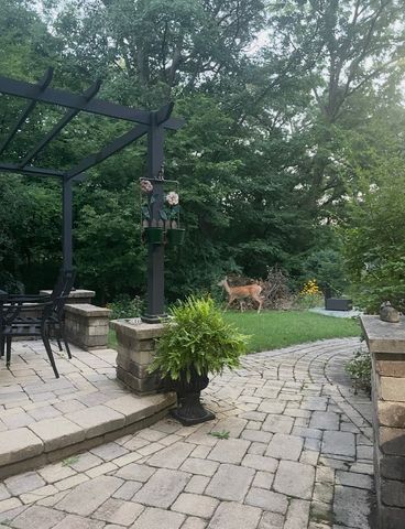 1214 Woodland Court, Joliet, IL 60436