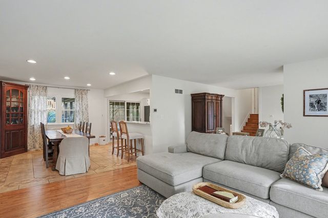 1214 Woodland Court, Joliet, IL 60436