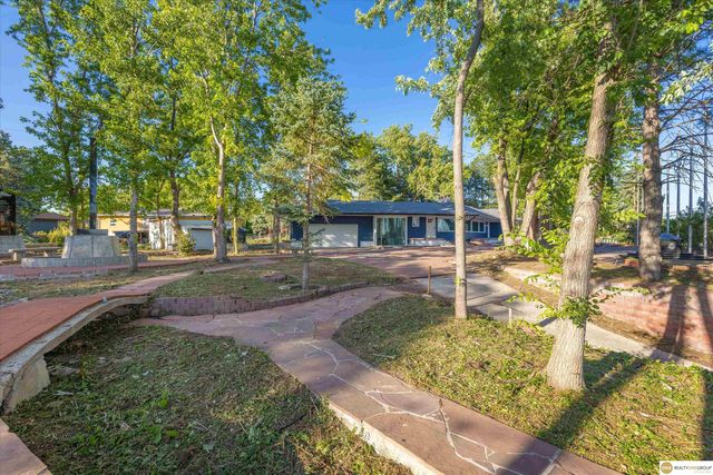 12812 Q Street, Omaha, NE 68137