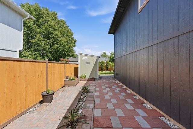 1224 N Stevenson Rd, Liberty Lake, WA 99019