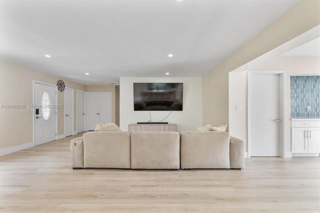 885 Azalea Court, Plantation, FL 33317