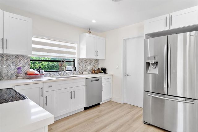 885 Azalea Court, Plantation, FL 33317