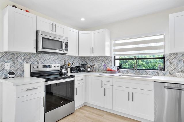 885 Azalea Court, Plantation, FL 33317
