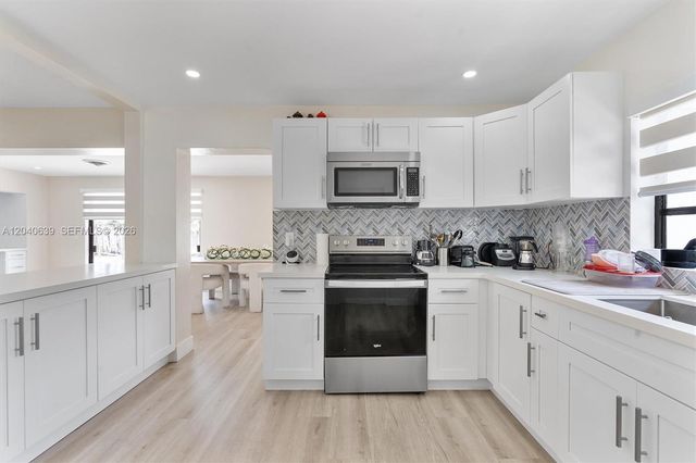 885 Azalea Court, Plantation, FL 33317
