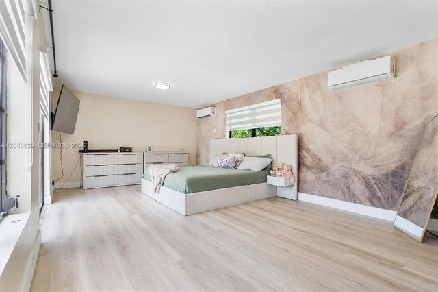 885 Azalea Court, Plantation, FL 33317