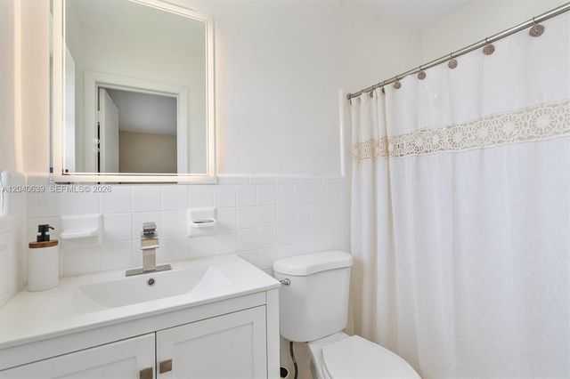 885 Azalea Court, Plantation, FL 33317