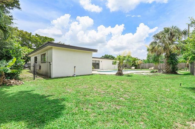 885 Azalea Court, Plantation, FL 33317