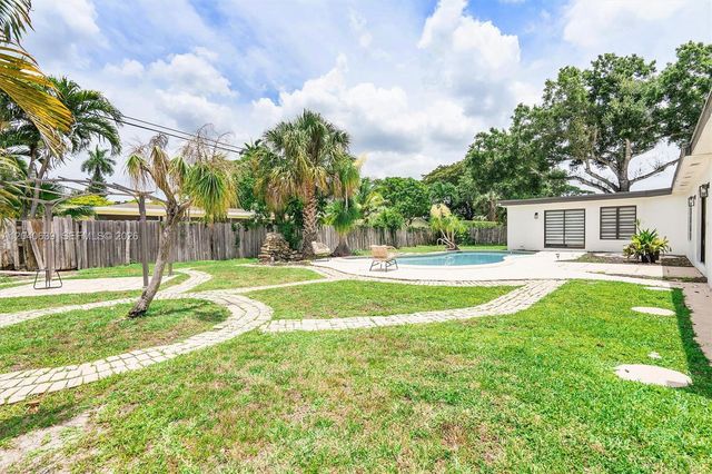 885 Azalea Court, Plantation, FL 33317