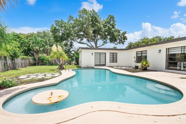885 Azalea Court, Plantation, FL 33317