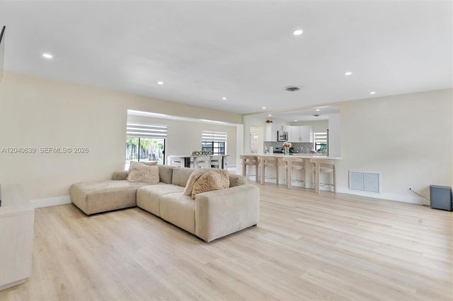 885 Azalea Court, Plantation, FL 33317