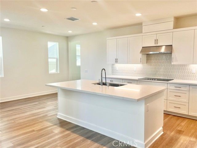 325 S Nevada Avenue, Ventura, CA 93004