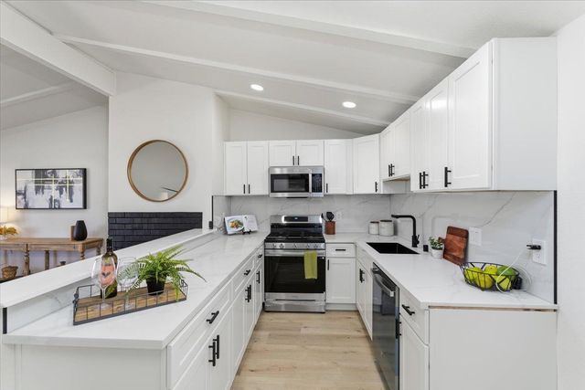 3840 San Novado Way, North Highlands, CA 95660