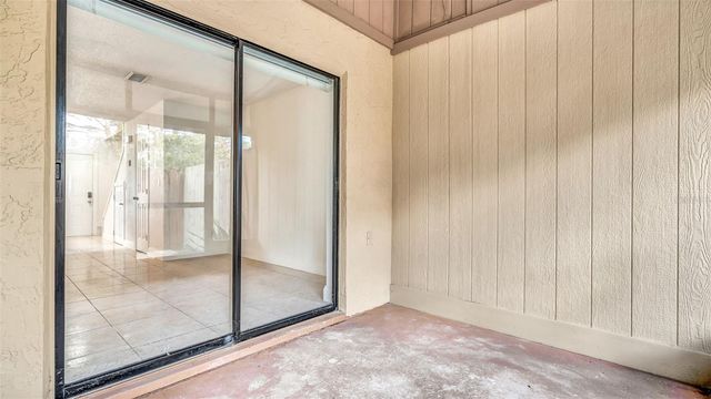 3913 OAK LIMB COURT, Tampa, FL 33614
