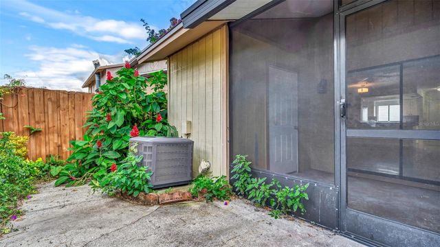 3913 OAK LIMB COURT, Tampa, FL 33614