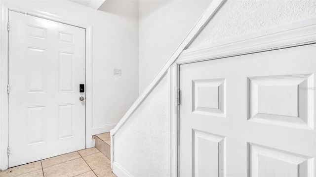 3913 OAK LIMB COURT, Tampa, FL 33614