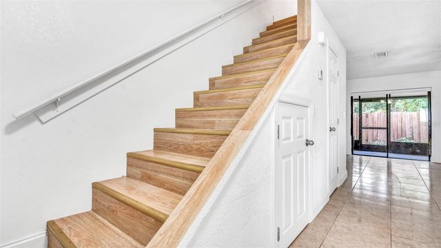 3913 OAK LIMB COURT, Tampa, FL 33614