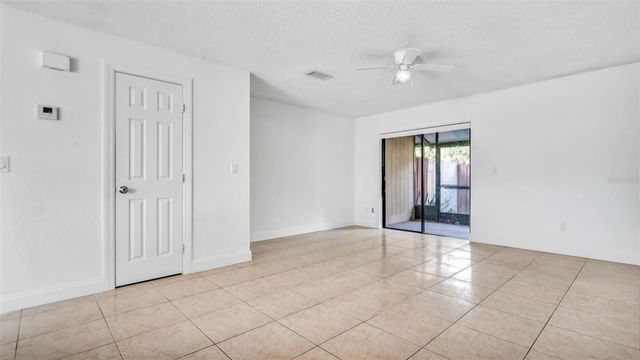 3913 OAK LIMB COURT, Tampa, FL 33614