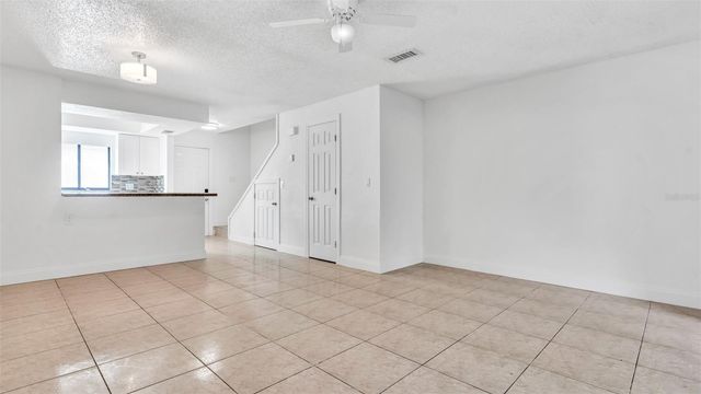 3913 OAK LIMB COURT, Tampa, FL 33614