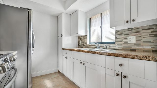 3913 OAK LIMB COURT, Tampa, FL 33614