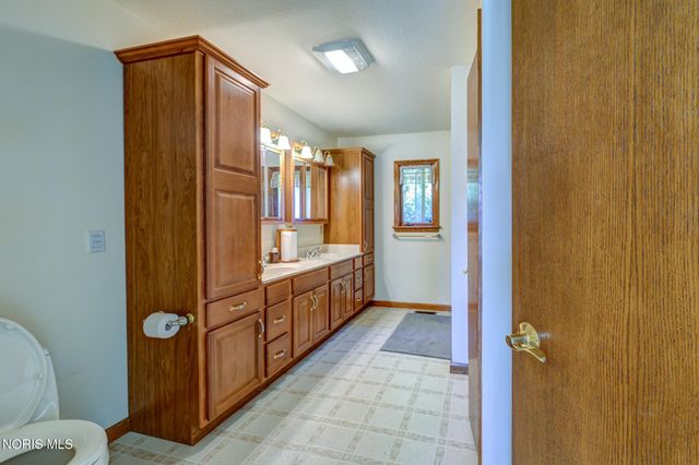 8549 Jerusalem Road, Curtice, OH 43412