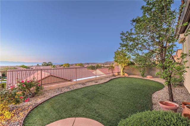 2328 Rosendale Village Avenue, Henderson, NV 89052