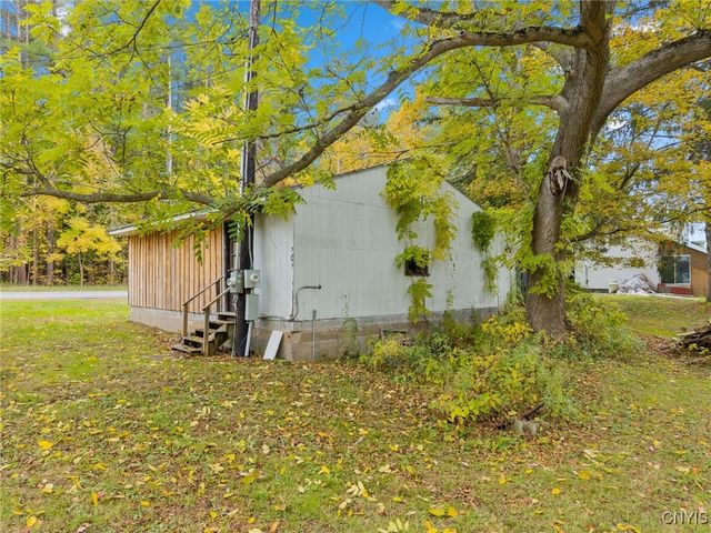 15196 State Route 104, Sterling, NY 13111