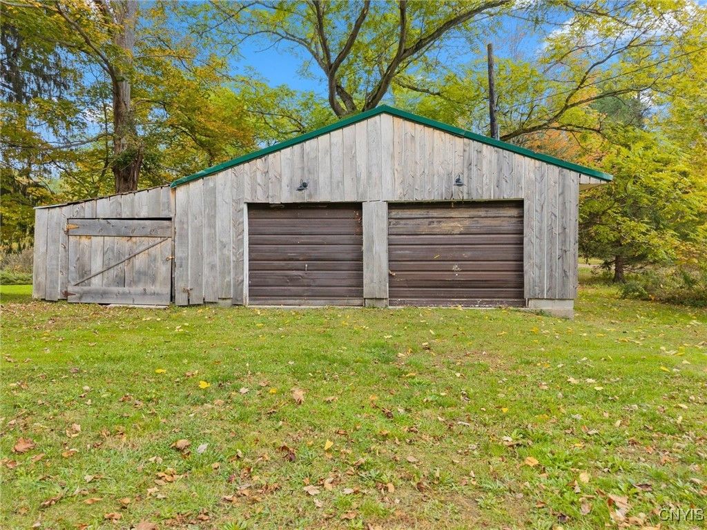 15196 State Route 104, Sterling, NY 13111