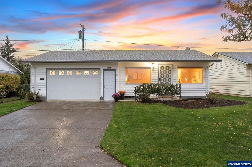 1344 Sallal Rd, Woodburn, OR 97071