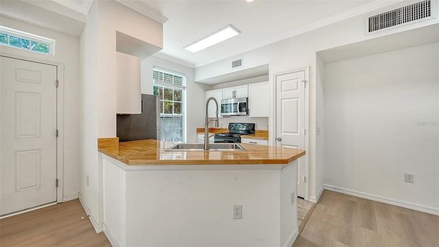 5561 ROSEHILL ROAD 104, Sarasota, FL 34233