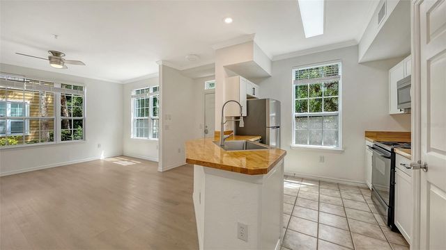 5561 ROSEHILL ROAD 104, Sarasota, FL 34233