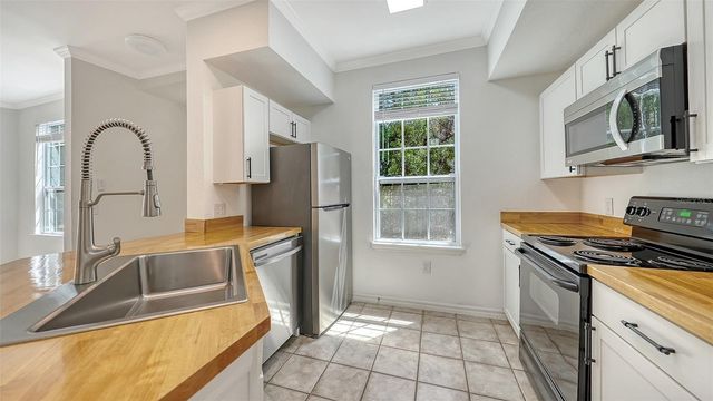 5561 ROSEHILL ROAD 104, Sarasota, FL 34233