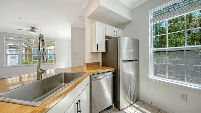 5561 ROSEHILL ROAD 104, Sarasota, FL 34233