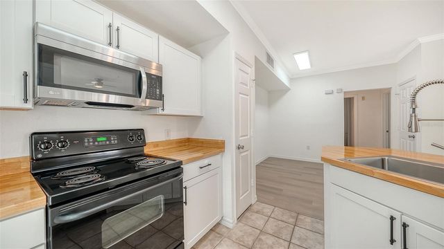 5561 ROSEHILL ROAD 104, Sarasota, FL 34233