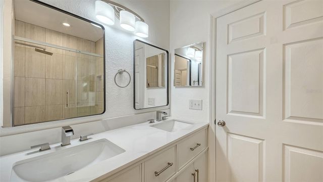 5561 ROSEHILL ROAD 104, Sarasota, FL 34233