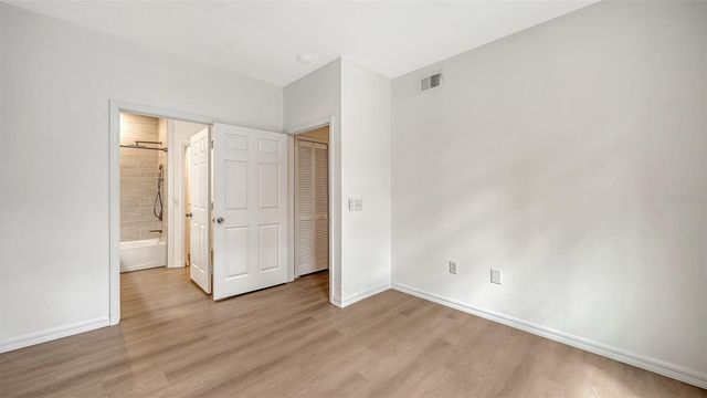 5561 ROSEHILL ROAD 104, Sarasota, FL 34233