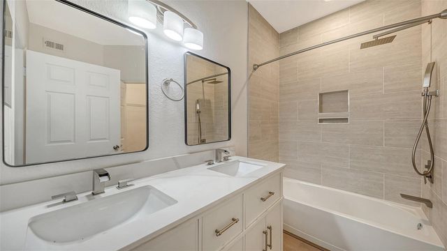 5561 ROSEHILL ROAD 104, Sarasota, FL 34233